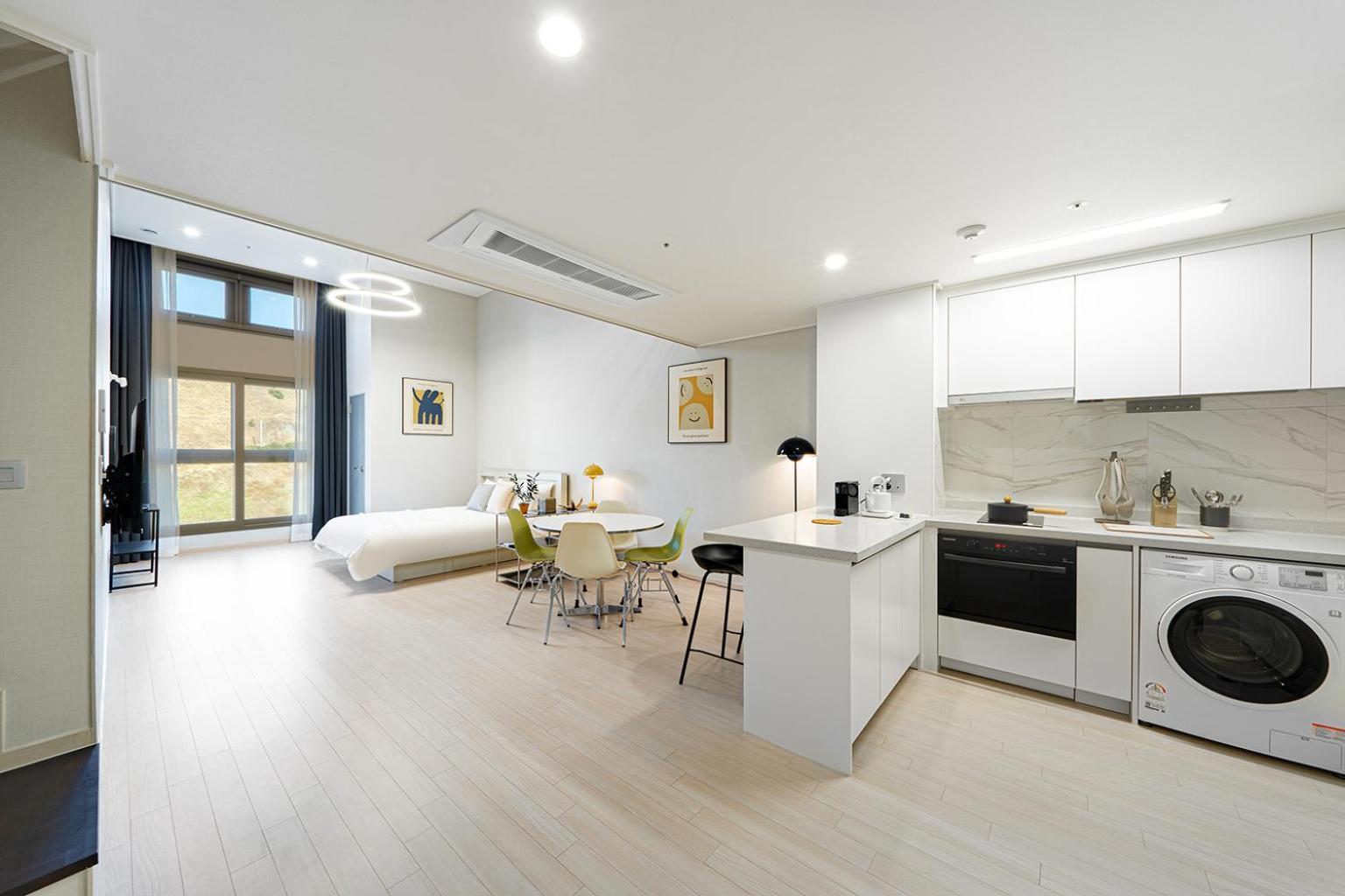 Appartement Le Collective Yeosu Extérieur photo